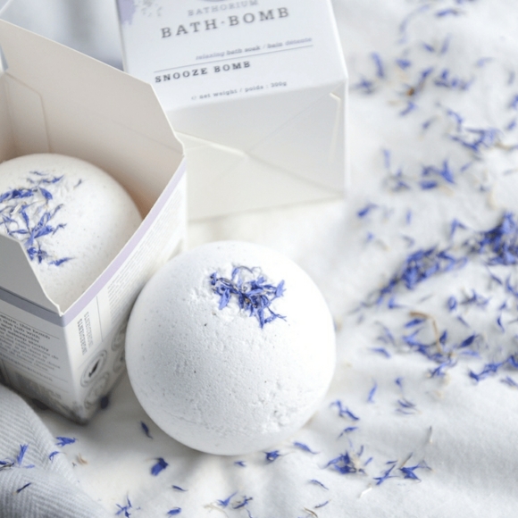 Bathorium Snooze Bath Bomb - Picture 3 of 4